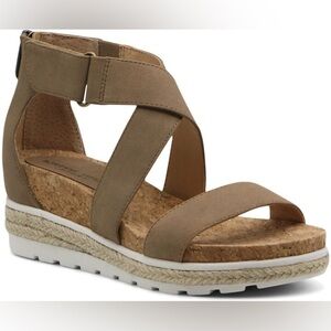 Adrienne Vittadini Cecilia Taupe Wedge Sandals - Size 7.5